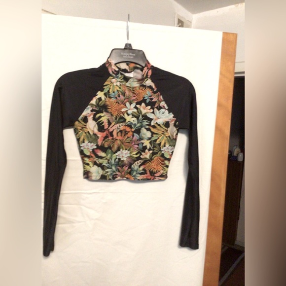 Farm Rio cropped top Sz M - Picture 1 of 8